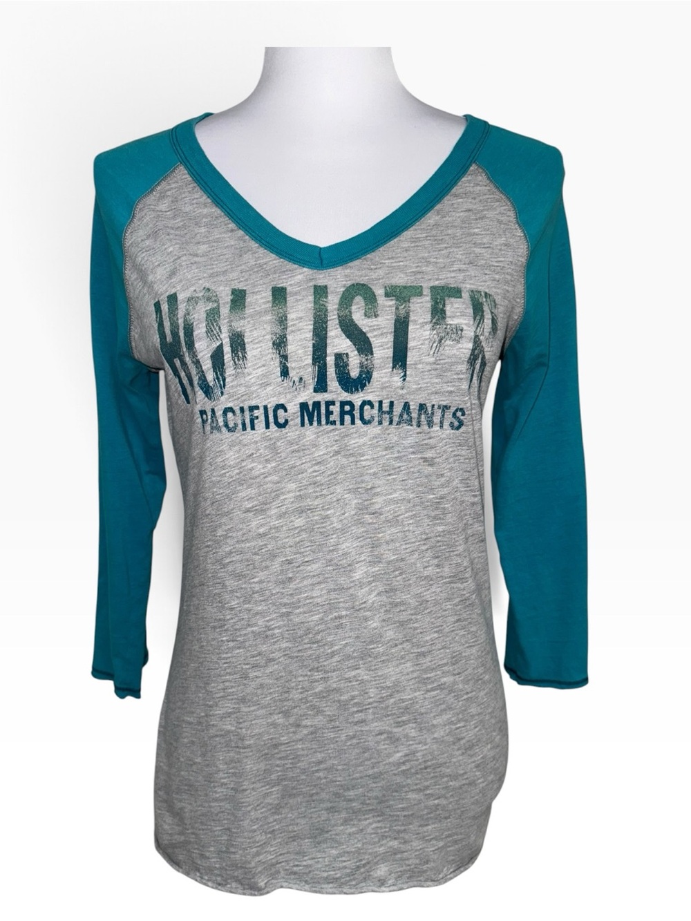 VTG Hollister Sport Large Gray Teal 3/4 Sleeve Raglan V Neck Graphic Top Surf